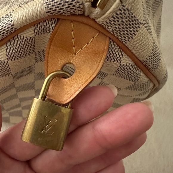 Louis Vuitton Authentic Damier Azur Speedy 30 Bag. - Picture 9 of 9